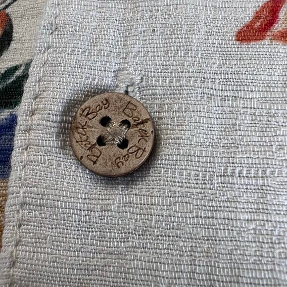 Batik Bay Men's Silk Hawaiian Shirt Size Medium Pineapple Floral Tropical - Picture 6 of 6